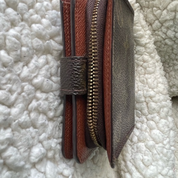 LouisVuitton Compact Wallet - Picture 6 of 12